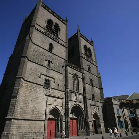Chez Louis Saint-Flour (Cantal)